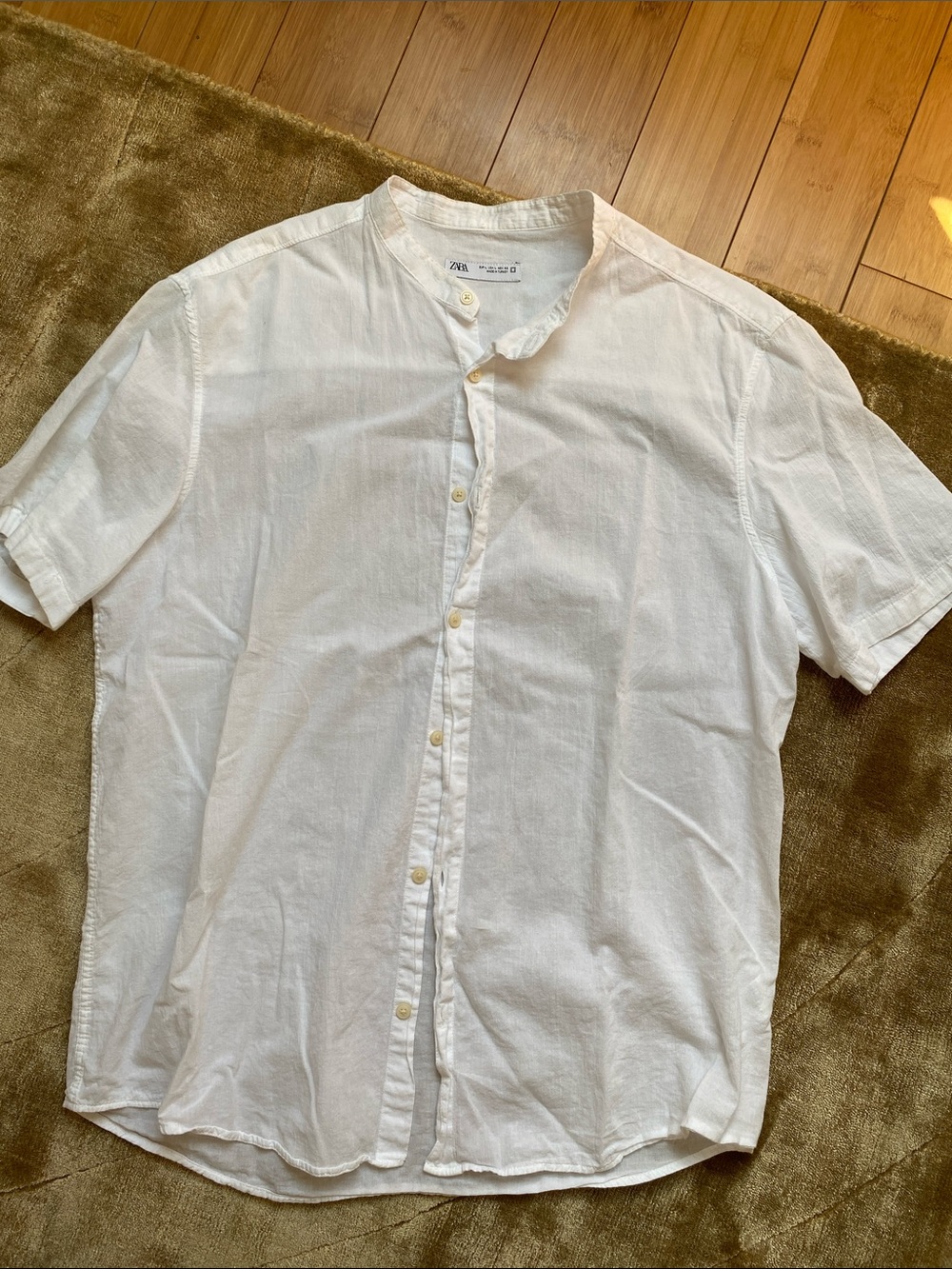 Zara White Short-Sleeve lightweight Button-Down Shirt